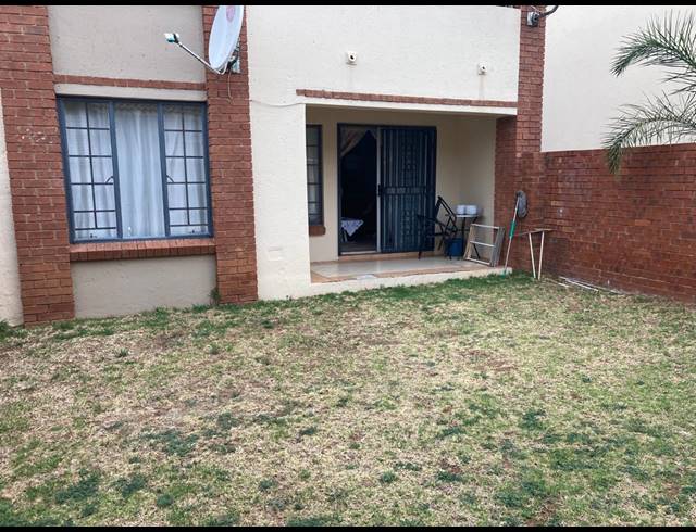 2 BEDROOM APARTMENT TO LET IN MOOIKLOOF RIDGE